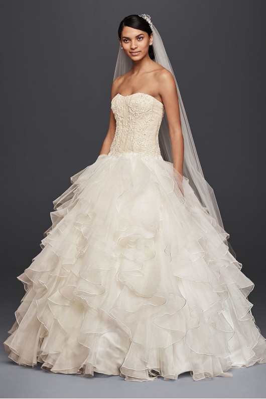  Strapless Ruffled Skirt Wedding Dress  CWG568