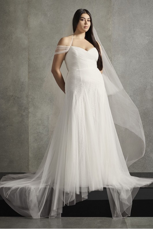 Halter Plus Size Wedding Dress 8VW351510